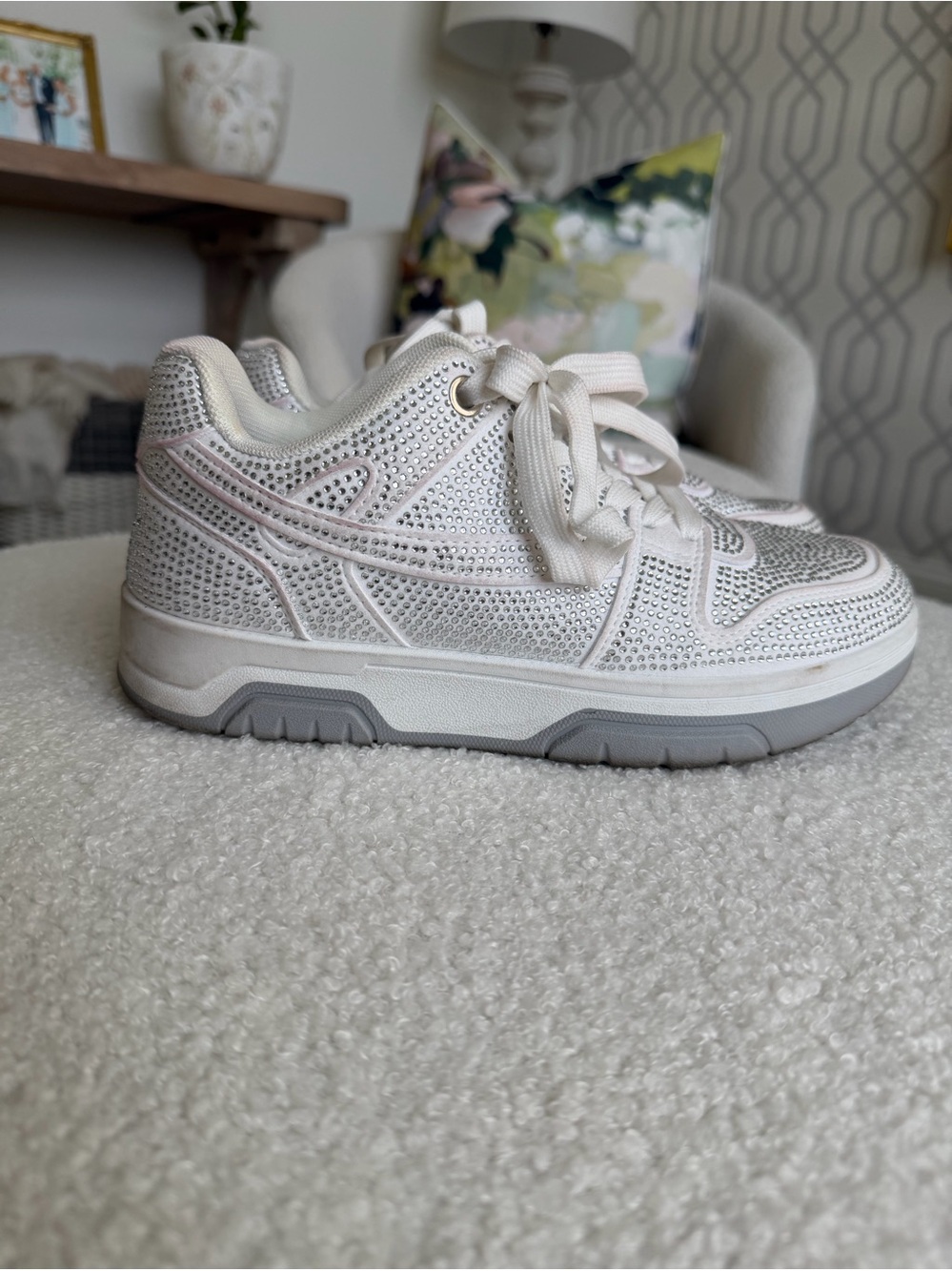 White Rhinestone Studded Lace-Up Sneakers Women’s Size 7 Like New
